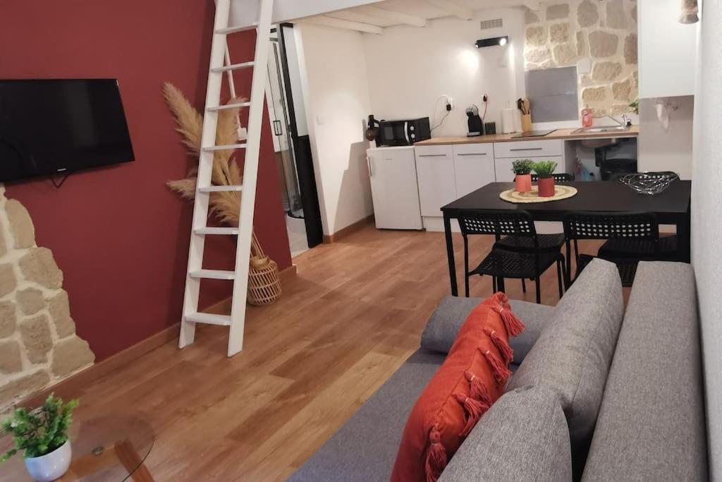 Centre Ville Montpellier - Appartement Au Coeur De L'Ecusson Εξωτερικό φωτογραφία