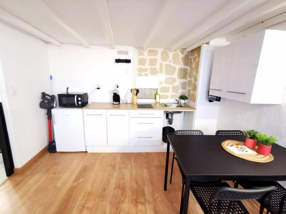 Centre Ville Montpellier - Appartement Au Coeur De L'Ecusson Εξωτερικό φωτογραφία